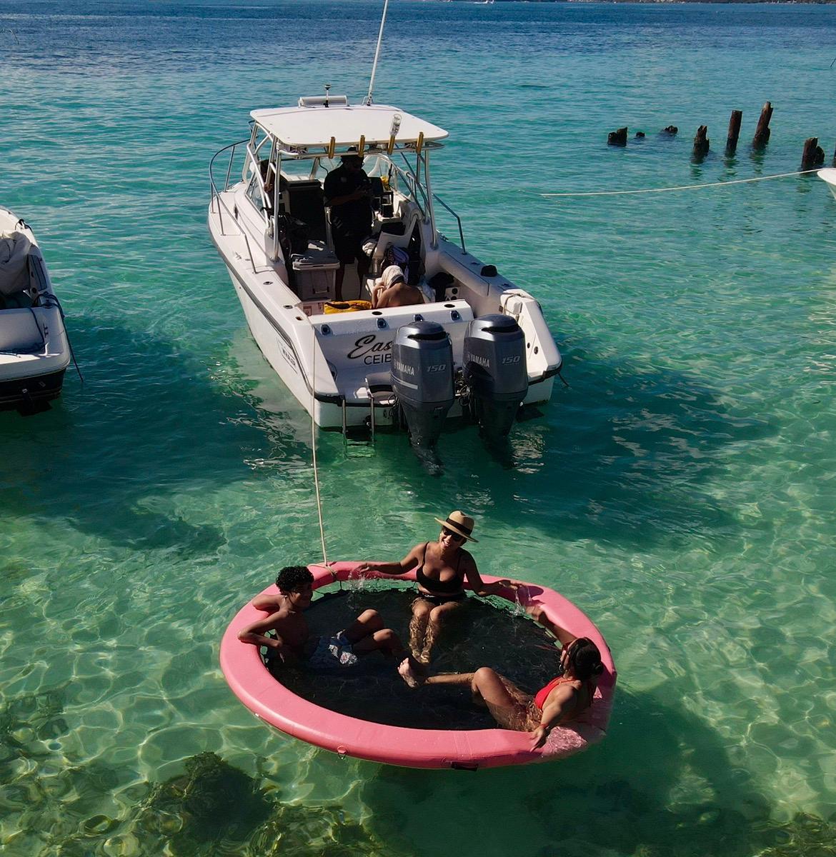 Boston Whaler 24' snorkeling day at sea