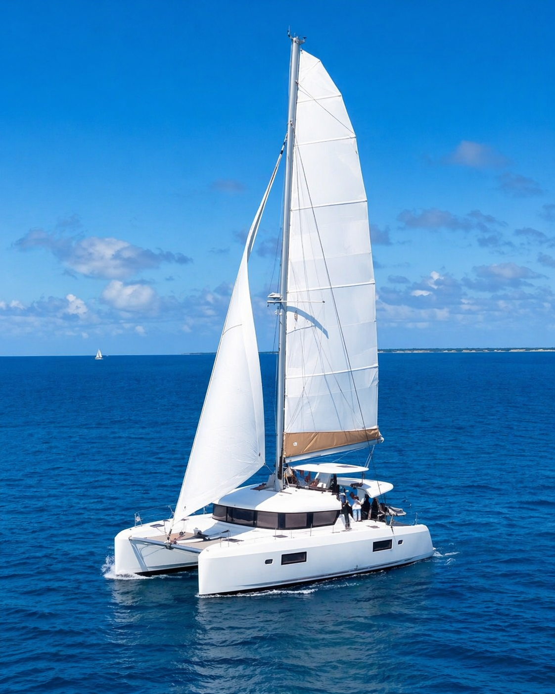 Luxury Lagoon 42' catamaran anchored at Icacos and Palomino islands